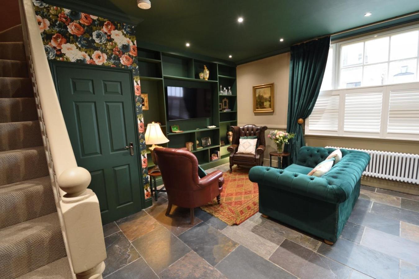 Samuels' A Duplex Apartment By Spires Accommodation In Lichfield City Centre エクステリア 写真